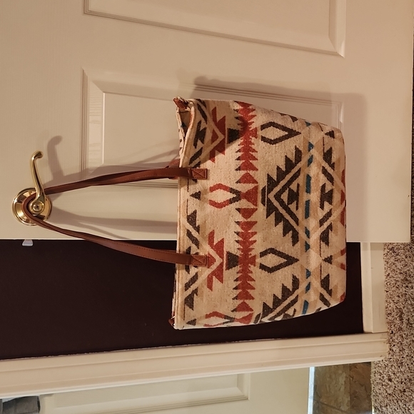 Aztec Tote - Picture 2 of 7